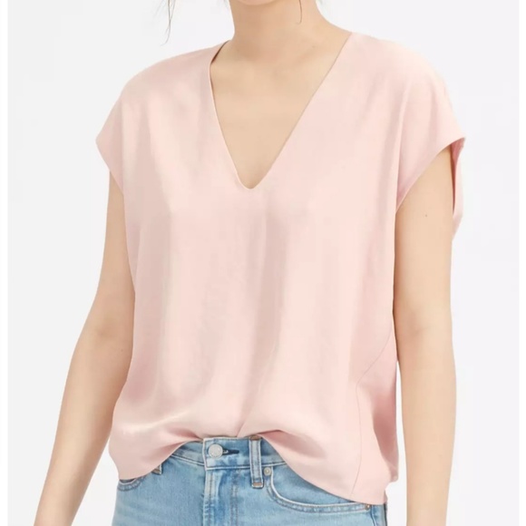 Everlane Tops - Everlane GoWeave V-Neck Tee, Rose Size 4